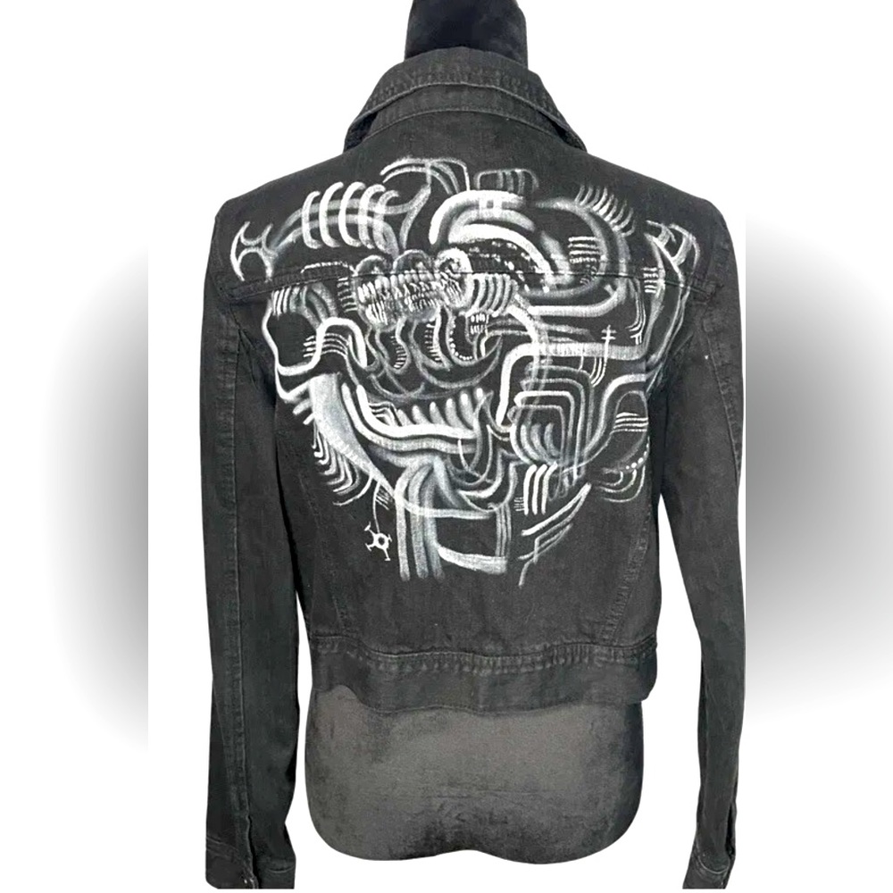 Highway Jeans VTG Black Women’s Crop Graffiti Jean Jacket. Size XL